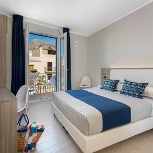 https://scrusciu-du-mari.sicilyhotelsitaly.net