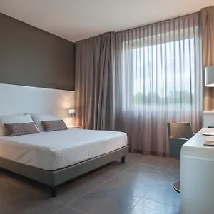 8piuhotel 4* Lecce