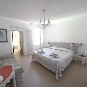 https://a-casa-di-dora.hotelslidodijesolo.com
